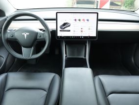 Tesla Model 3 - 2019