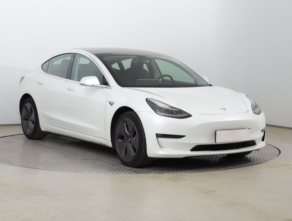 Tesla Model 3 - 2020