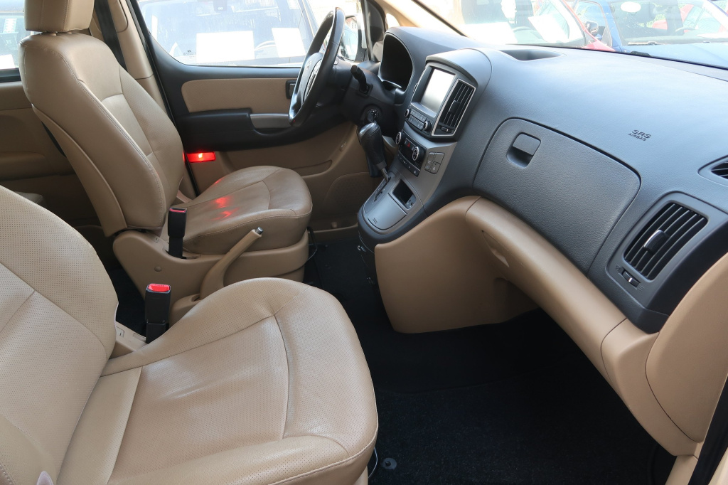 Hyundai H-1 Tour