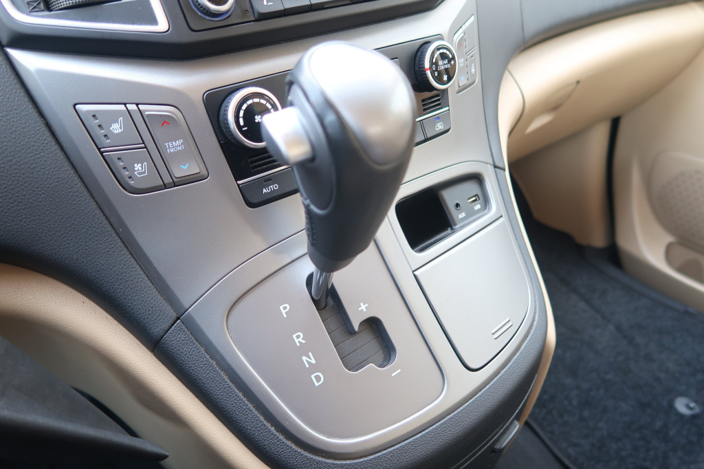 Hyundai H-1 Tour