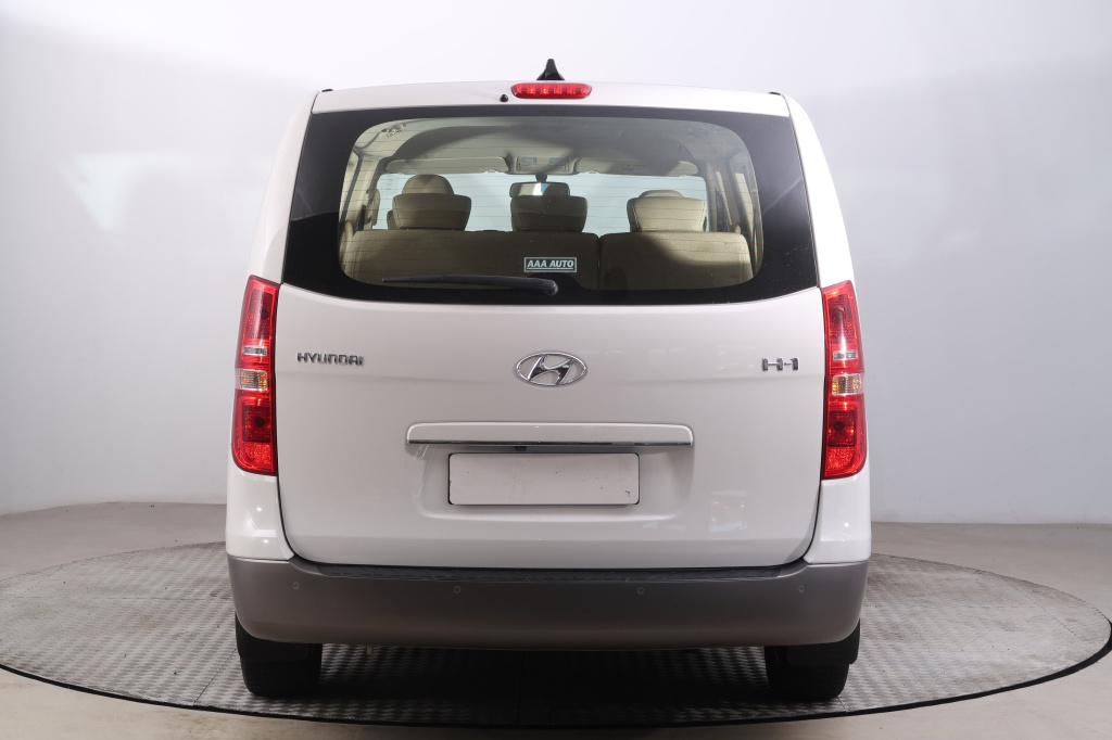 Hyundai H-1 Tour