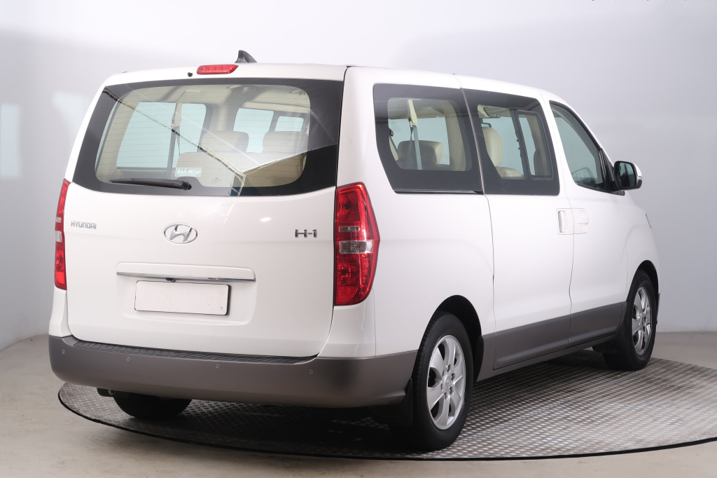Hyundai H-1 Tour