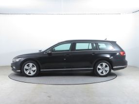 Volkswagen Passat - 2021