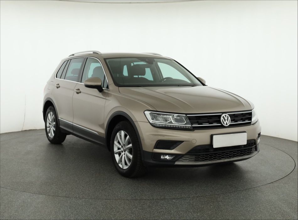 Volkswagen Tiguan - 2019