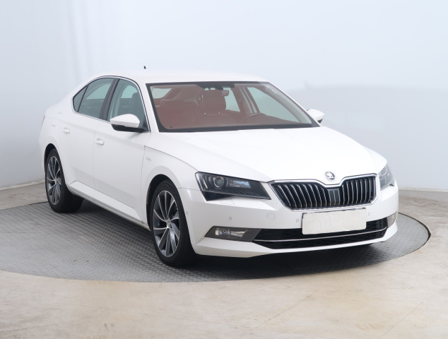 Škoda Superb 2016