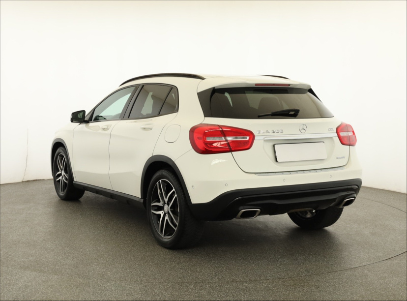 Mercedes-Benz GLA, 2014