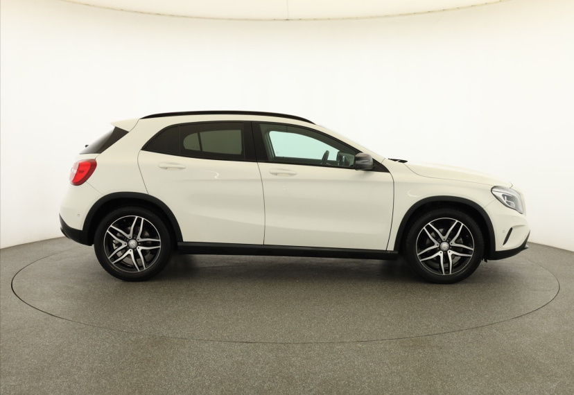 Mercedes-Benz GLA, 2014