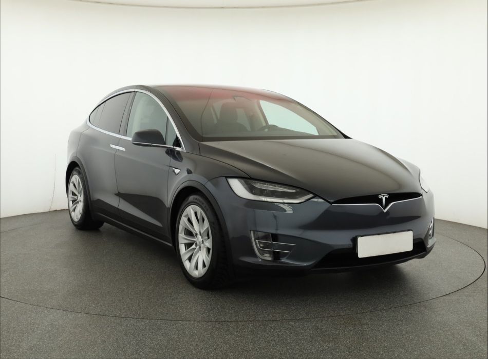 Tesla Model X - 2016
