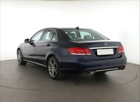 Mercedes-Benz E - 2015