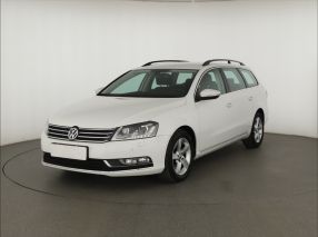 Volkswagen Passat - 2011