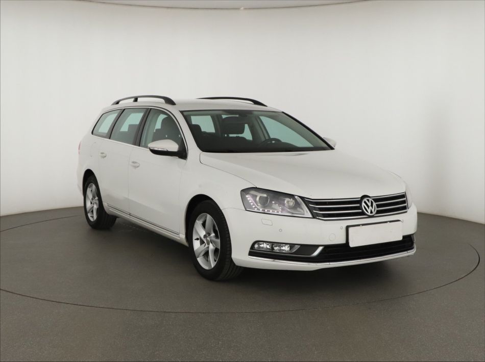 Volkswagen Passat - 2011