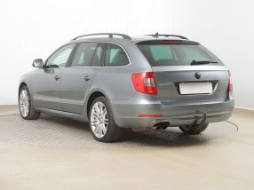 Skoda Superb - 2012