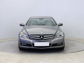Mercedes-Benz E - 2009