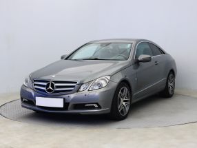 Mercedes-Benz E - 2009