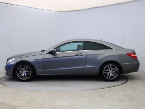 Mercedes-Benz E - 2009