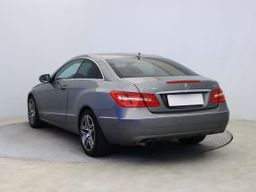Mercedes-Benz E - 2009
