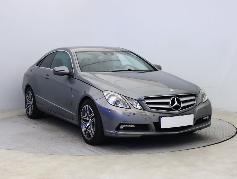 Mercedes-Benz E - 2009