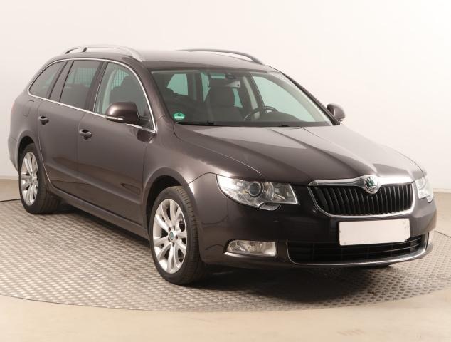 Škoda Superb, 2011