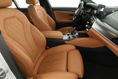 BMW 5 - 2023