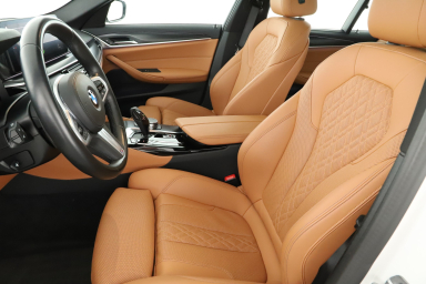 BMW 5 - 2023