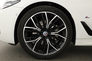 BMW 5 - 2023