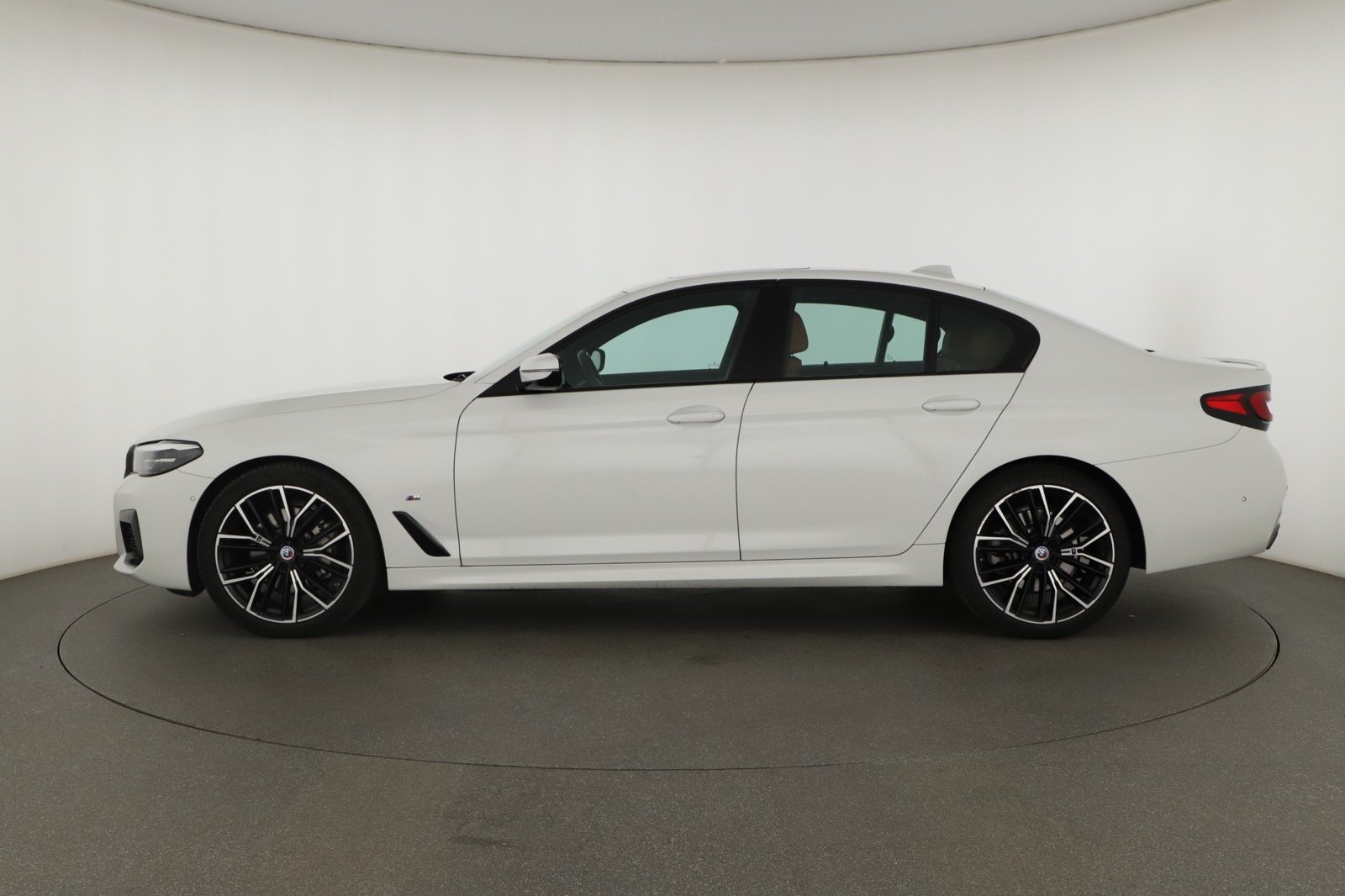 BMW 5 - 2023