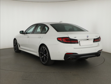 BMW 5 - 2023