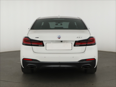 BMW 5 - 2023
