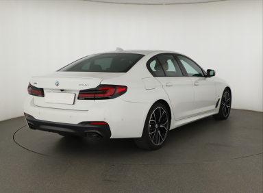 BMW 5 - 2023