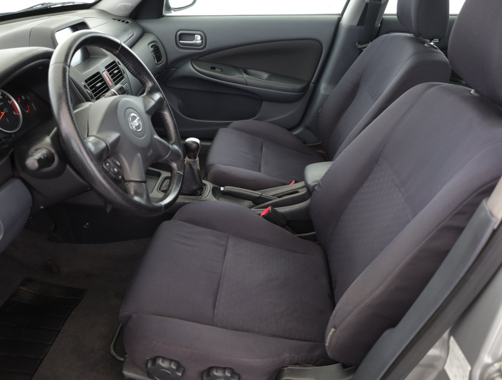 Nissan Almera