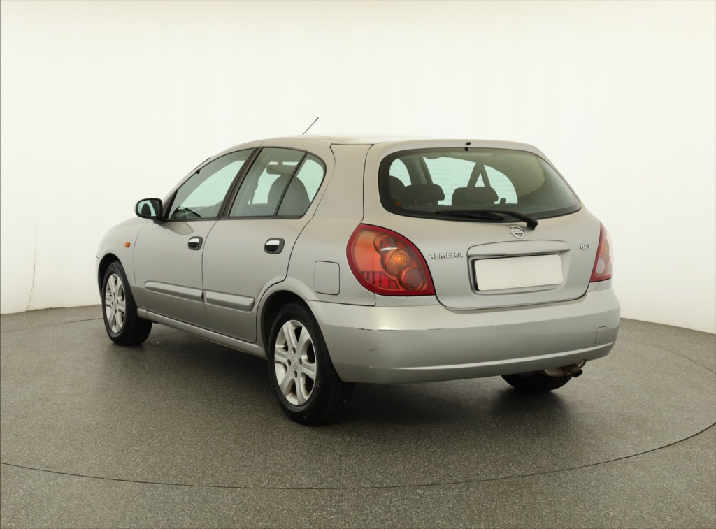 Nissan Almera
