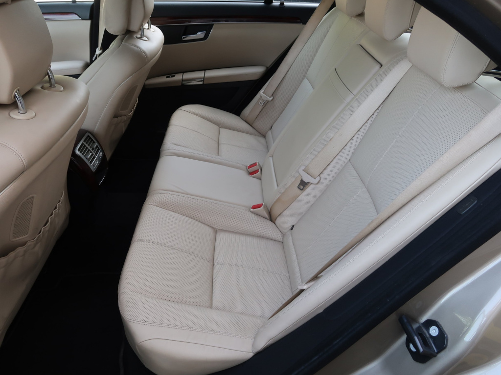 Mercedes-Benz S