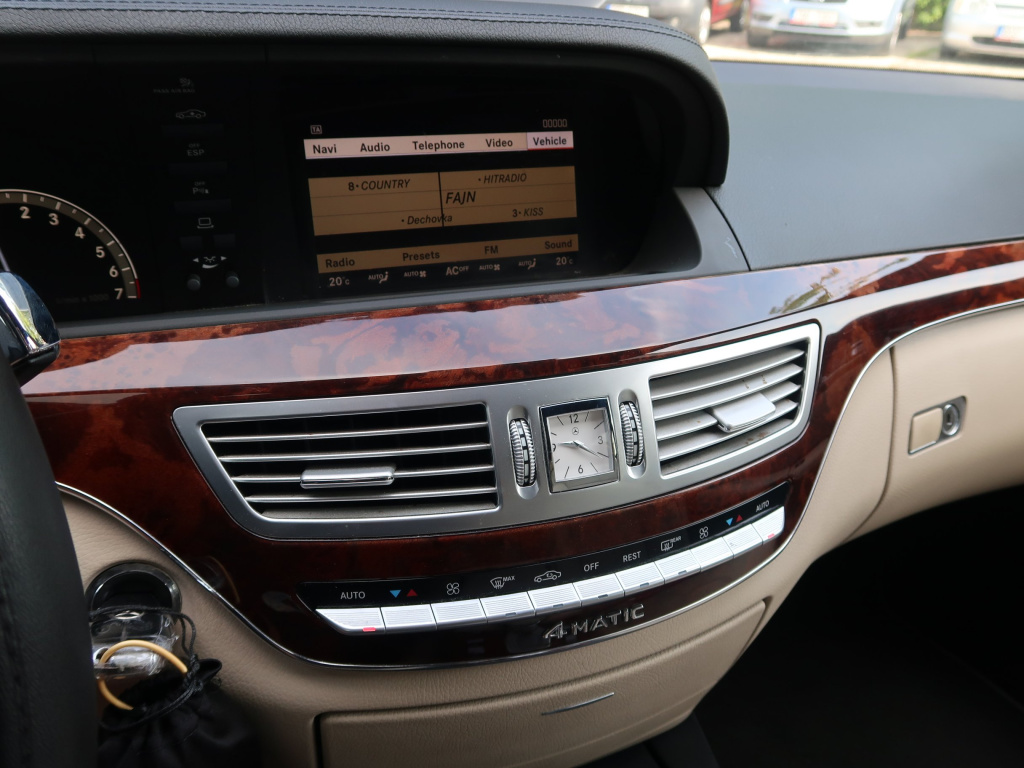 Mercedes-Benz S