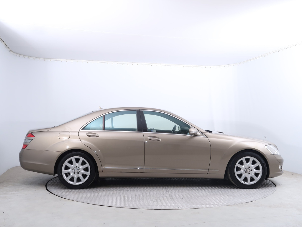 Mercedes-Benz S