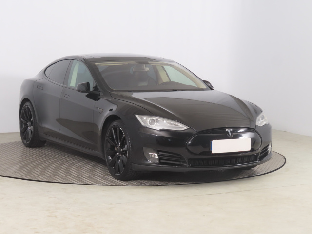 Tesla Model S 2014