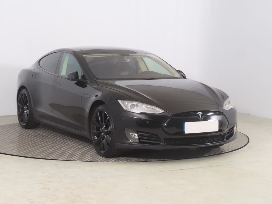 Tesla Model S - 2014