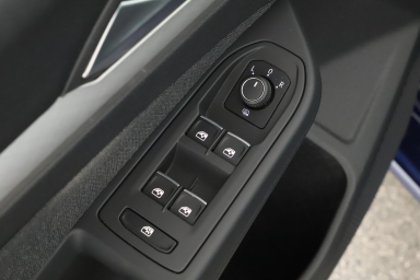 Volkswagen Golf - 2023