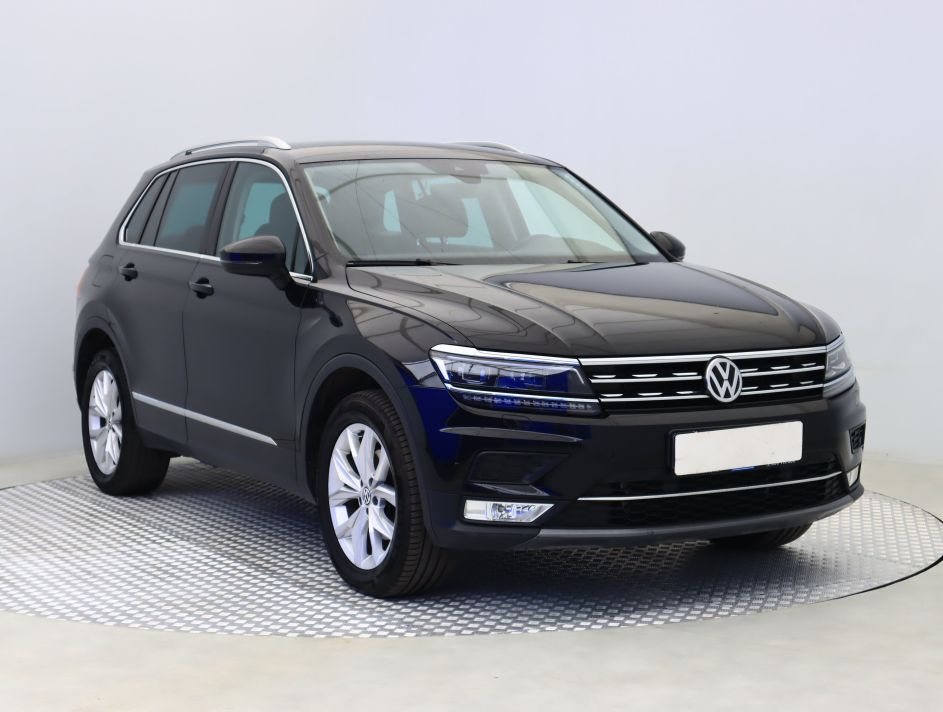 Volkswagen Tiguan - 2016