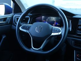 Volkswagen Polo - 2022