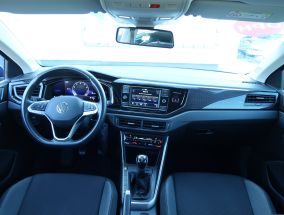 Volkswagen Polo - 2022