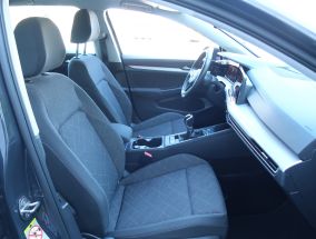 Volkswagen Golf - 2021