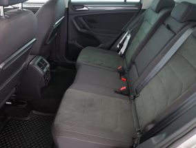 Volkswagen Tiguan - 2020