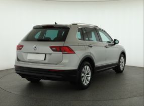 Volkswagen Tiguan - 2020