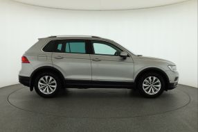 Volkswagen Tiguan - 2020