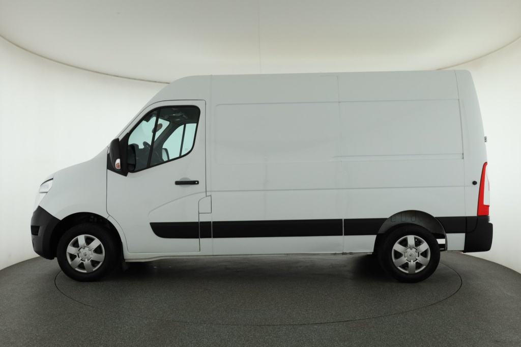 Nissan Interstar