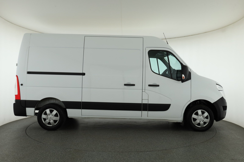 Nissan Interstar