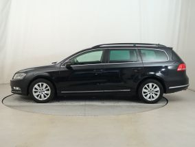 Volkswagen Passat - 2011