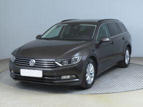 Volkswagen Passat - 2015