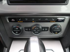 Volkswagen Passat - 2017