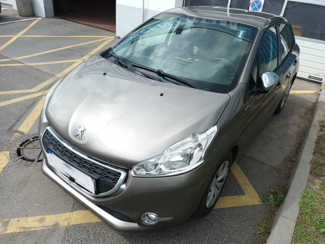 Peugeot 208 2014